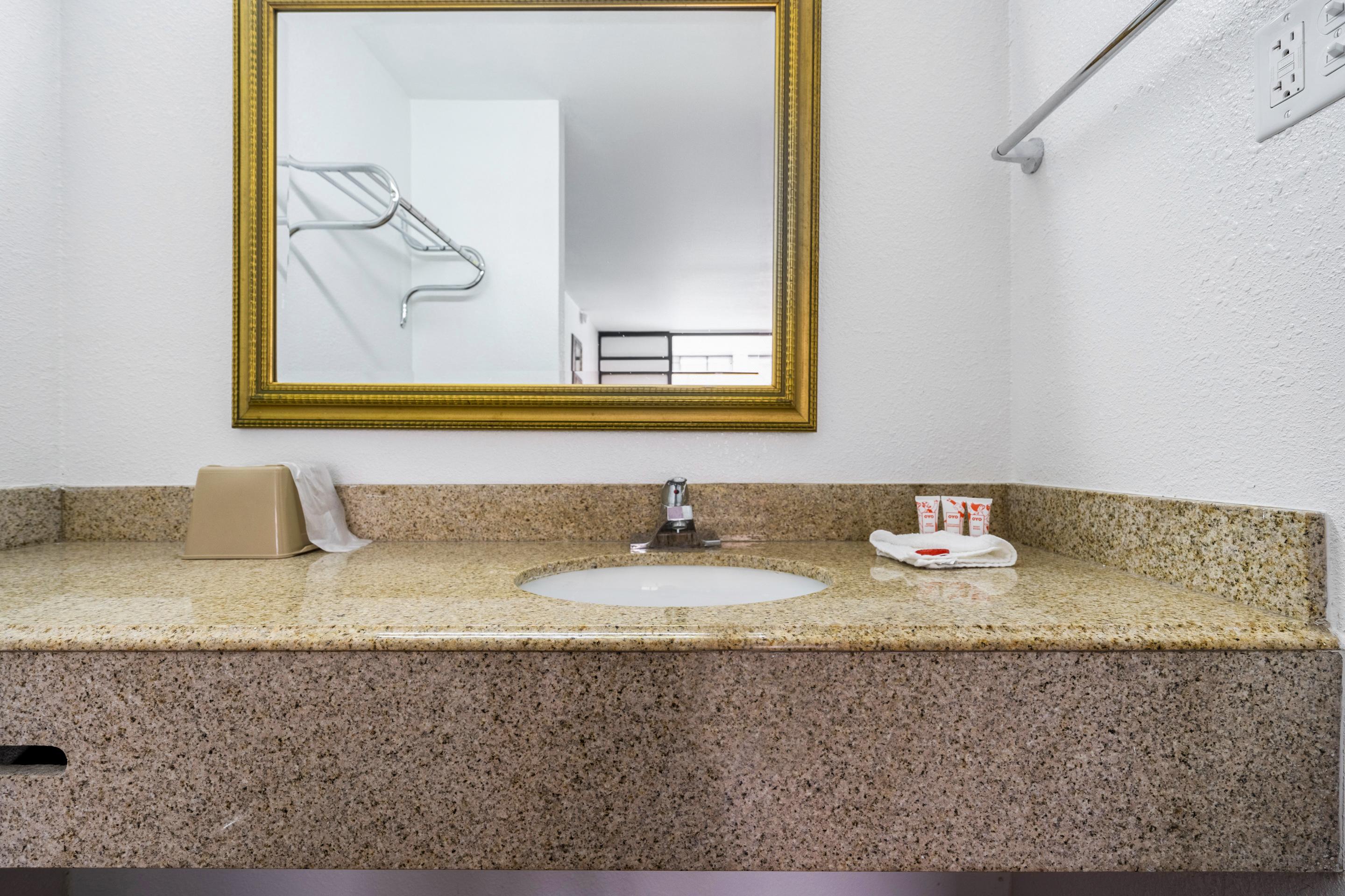 Oyo Hotel Bossier City La - Red River Bagian luar foto