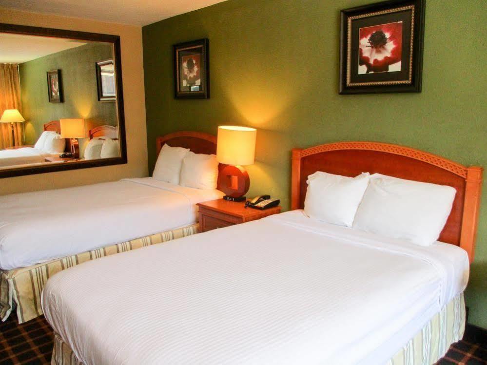 Oyo Hotel Bossier City La - Red River Bagian luar foto